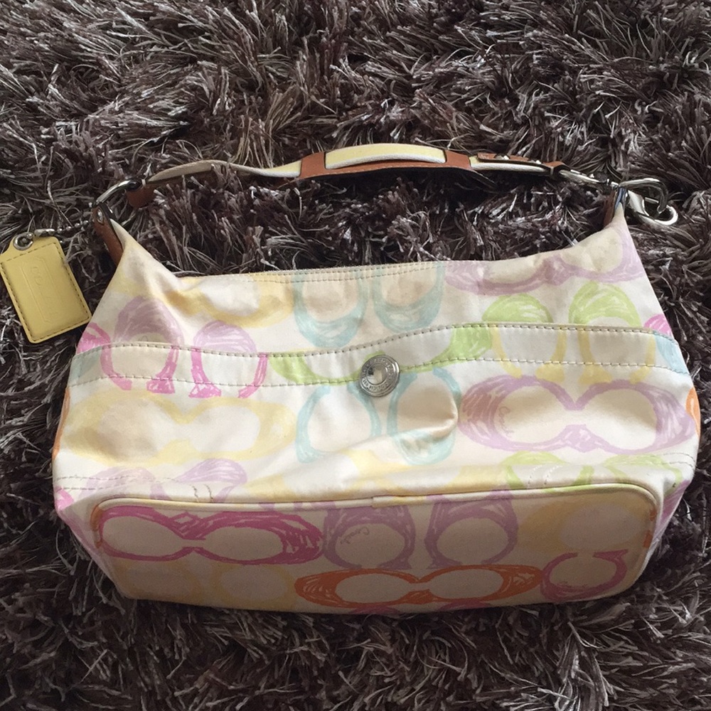 Coach Signature Hamptons Scribble Shoulder Purse